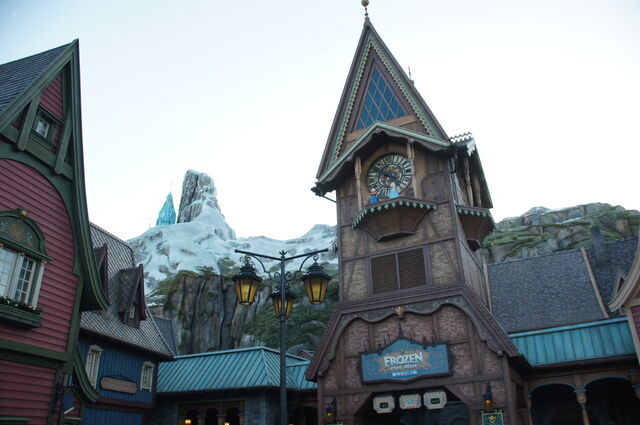 File:Frozen Ever After HKDL.jpg