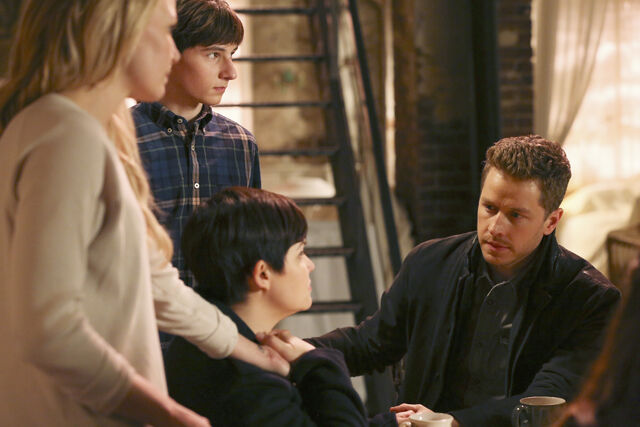 File:OUAT S5 16 21.jpg