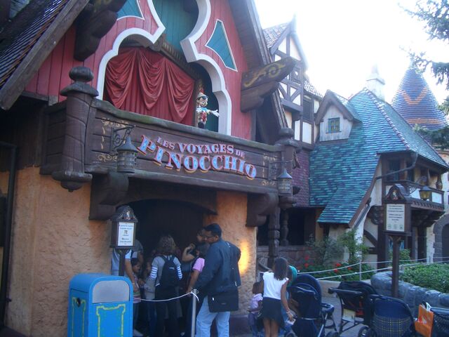 File:Pinocchio Paris.jpg