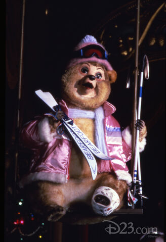File:120413 attraction-rewind-country-bear-christmas-special-skis-feat-1 1.jpg
