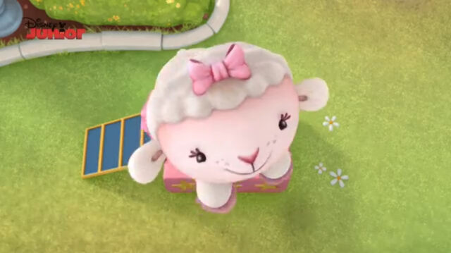 File:Lambie in the air2.jpg