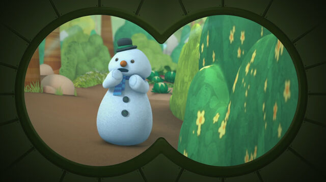 File:Chilly seen through binoculars.jpg
