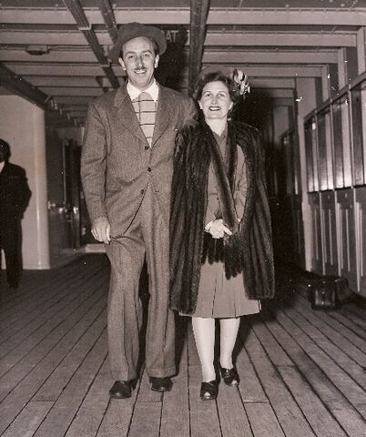 File:Walt y Lillian.jpg