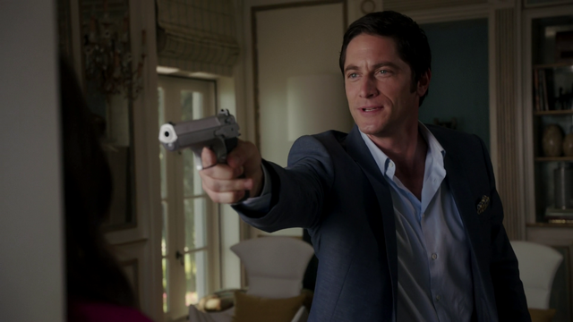 File:IanQuinn-gun.png