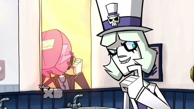 File:Mirror julian grinning.jpg