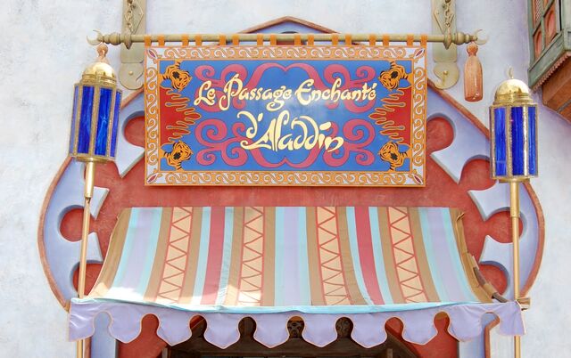 File:LPEDA at Disneyland Paris.jpg