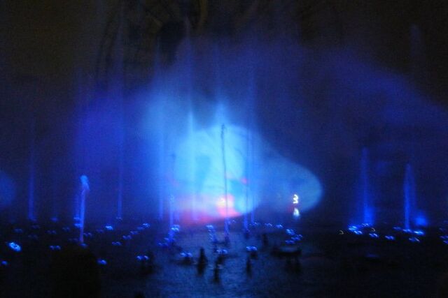 File:Genie at World of Color.jpg