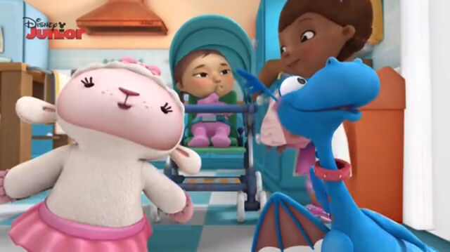 File:Lambie and stuffy singing2.jpg