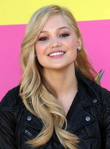 File:Olivia Holt 12.jpg