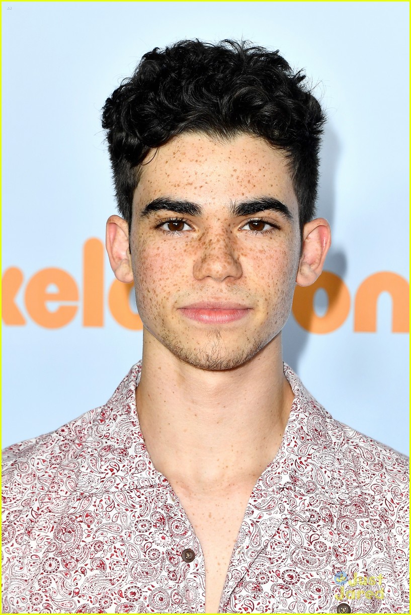 Cameron Boyce Jessie Wiki Fandom Powered By Wikia