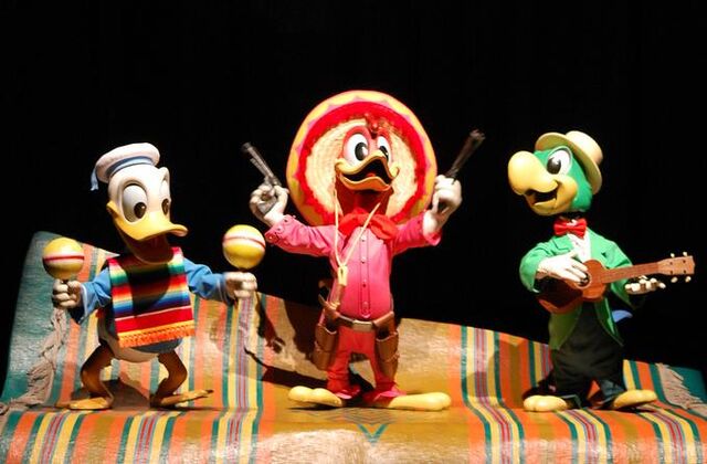 File:Mickey-Mouse-Reuve.jpg