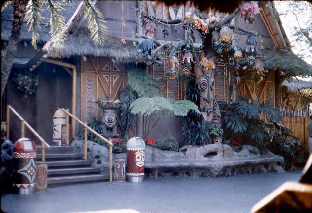 File:The Enchanted Tiki Room.jpg
