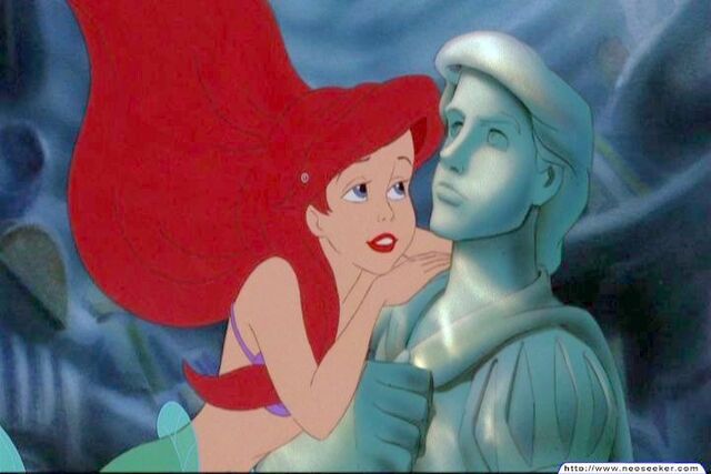 File:Ariel and Statue.jpg