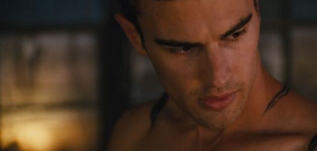File:Shailene-woodley-theo-james-kiss-in-new-divergent-clip-09.jpg