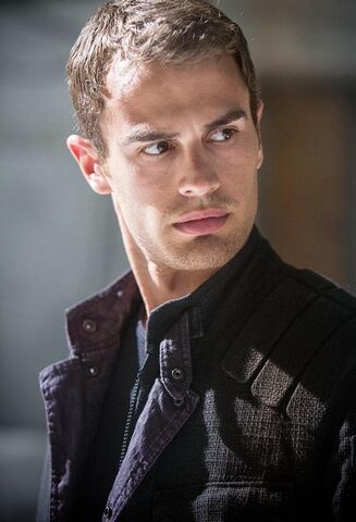 Fichier:Divergente promo 80.jpeg