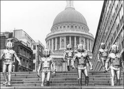 41631822 invasion1 416bbc 5135.jpg