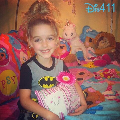 File:McKenna Grace 4.jpg