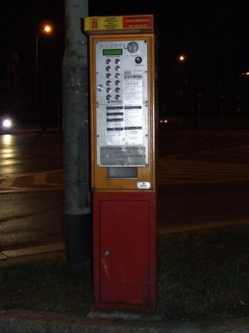 Plik:Wrocławski automat biletowy.jpg