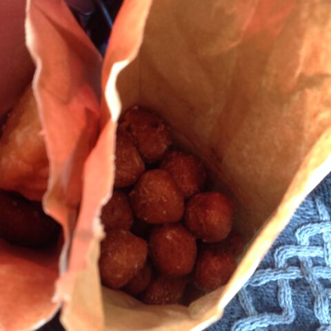 File:Dunking donuts pumpkin munchkins.jpeg
