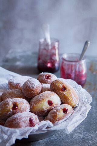 File:Jelly-Filled-Doughnuts-with-step-by-step-photos-via-Bakers-Royale.jpg