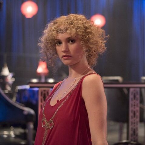 File:Lady-rose-macclare-lily-james4.jpg