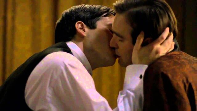 File:Thomas and Duke kiss.jpg