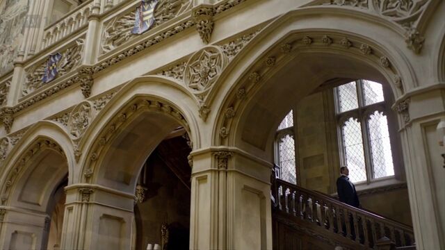 File:Hall and staircase.jpg
