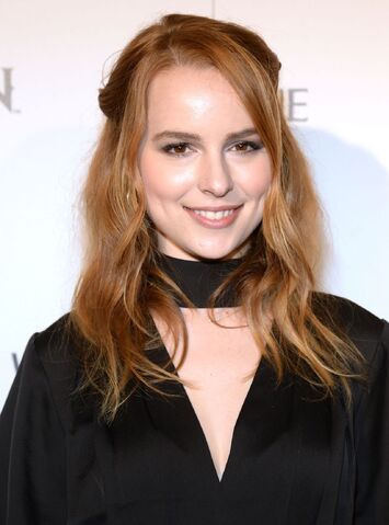 Archivo:Bridgit-mendler-nylon-nights-at-the-doheny-room-in-west-hollywood-october-2016-1.jpg