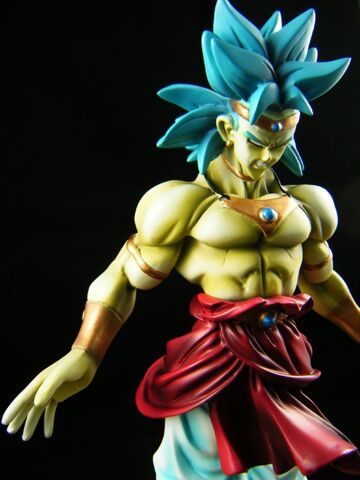 File:Broly resin modelkit c.jpg