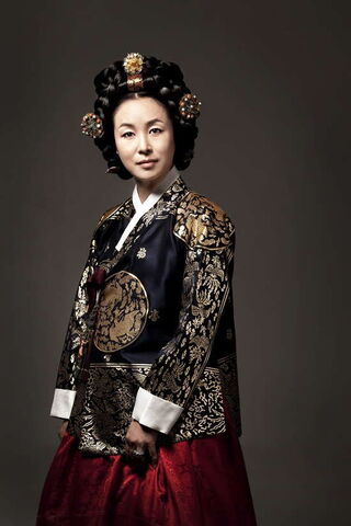 Archivo:Queen Insoo4.jpg