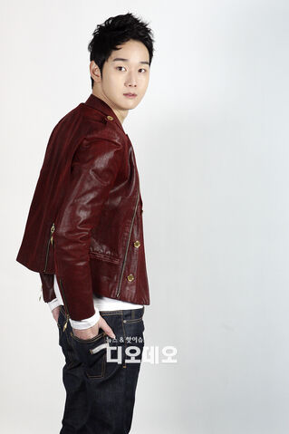 Archivo:Kang Sung9.jpg