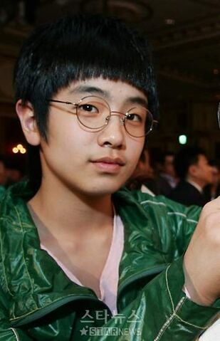Archivo:Kim Suk2.jpg