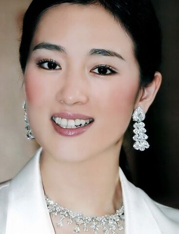 Archivo:Gong-li-images 14041.jpg