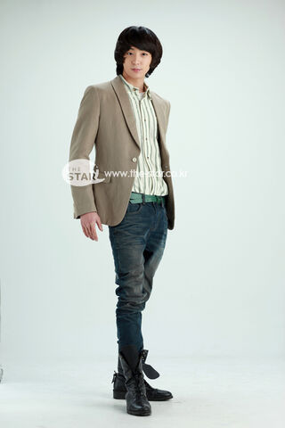 Archivo:Hyun Woo11.jpg