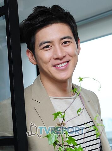 Archivo:Go Soo12.jpg