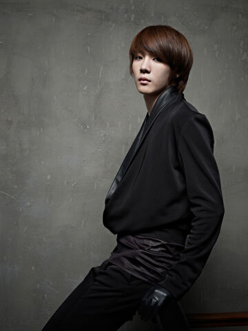 Archivo:20110503 x5 inkigayo 6.jpg