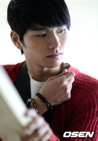Archivo:Lee Yi Kyung9.jpg