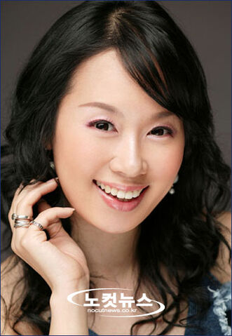 Archivo:Park Hee Jin2.jpg