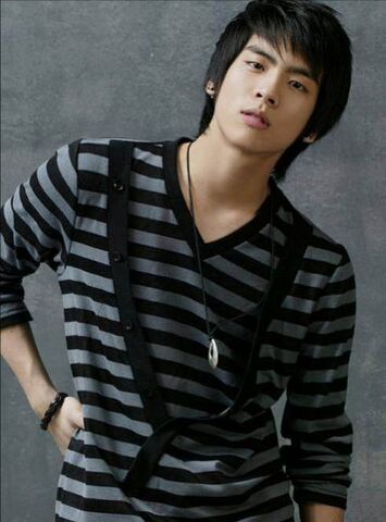Archivo:Jong Hyun0.jpg