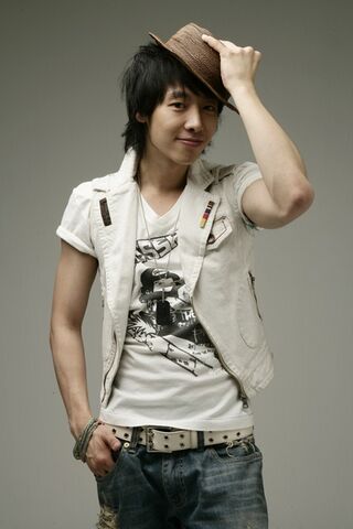 Archivo:KimDongWook.jpg