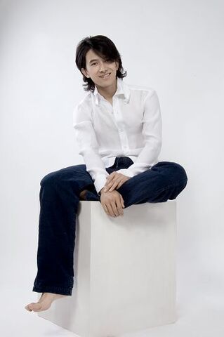 Archivo:Abe Tsuyoshi2.jpg