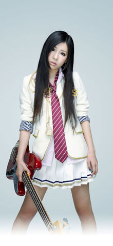 Archivo:Tomomi-tomomi-ogawa-31274506-270-589.jpg