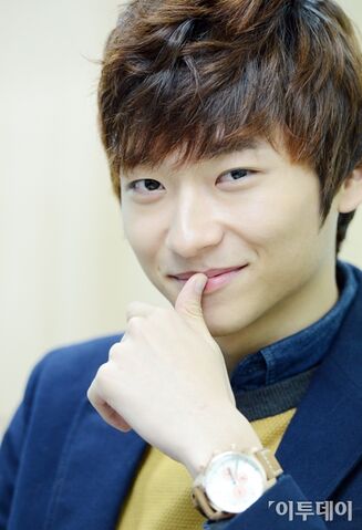 Archivo:Min Chan Ki6.jpg