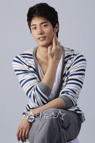 Archivo:Sung Hoon4.jpg