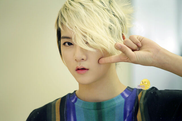 Archivo:NUEST-at-Coffee-Chu-Ren-Credit-951103.com-4.jpeg