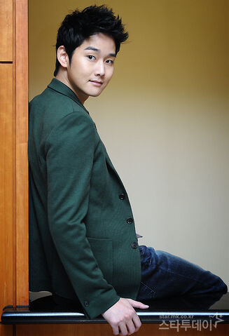 Archivo:Kang Sung4.jpeg