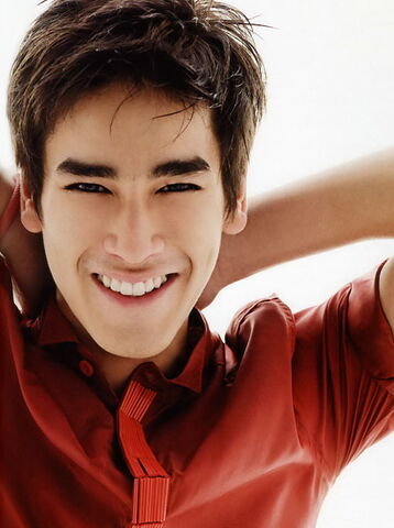 Archivo:Nadech kugimiya3.jpg