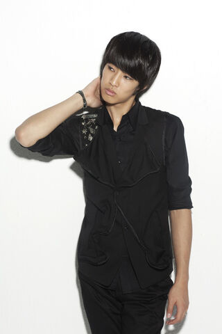 Archivo:Kwang Yeon.jpg