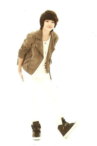 Archivo:LeeJiHoon.jpg