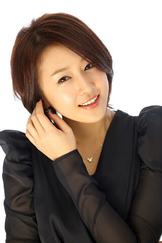 Archivo:Han Young13.jpg